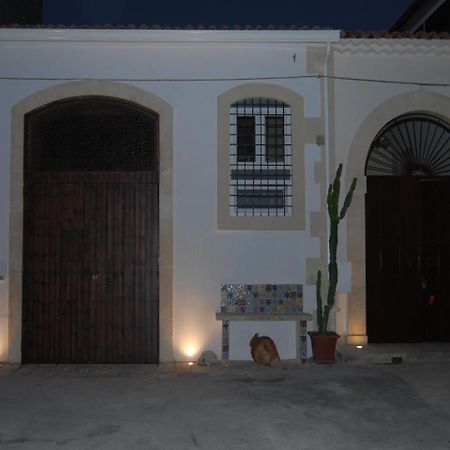 Villa LA CARRETTERIA, ospitalità siciliana à Avola Extérieur photo